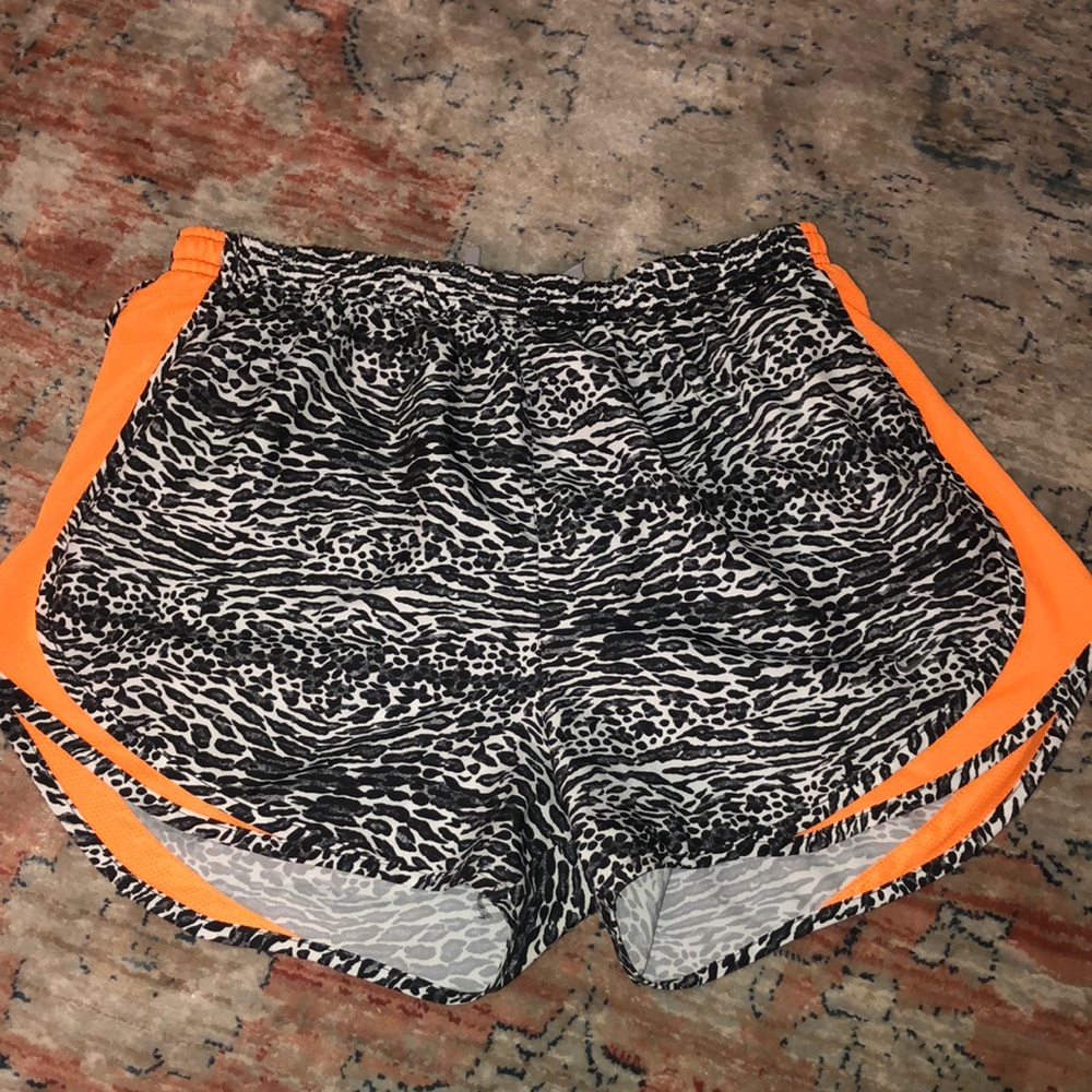 Nike dri fit shorts size L